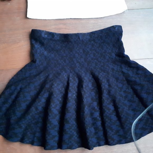 Black and Blue Mini Skirt - Picture 2 of 4